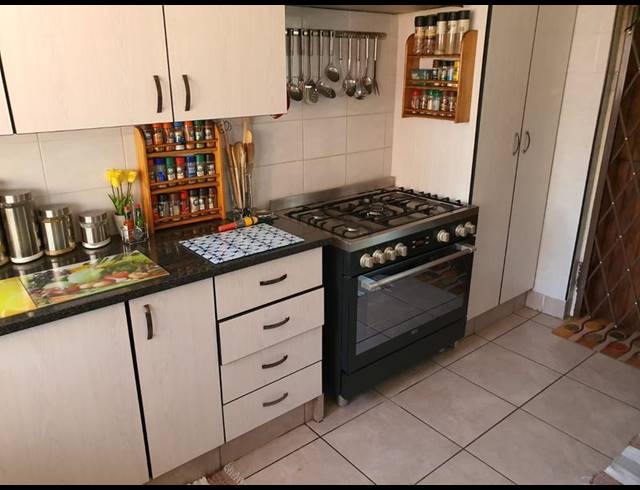 3 BEDROOM PROPERTY TO RENT IN DALPARK EXT 1